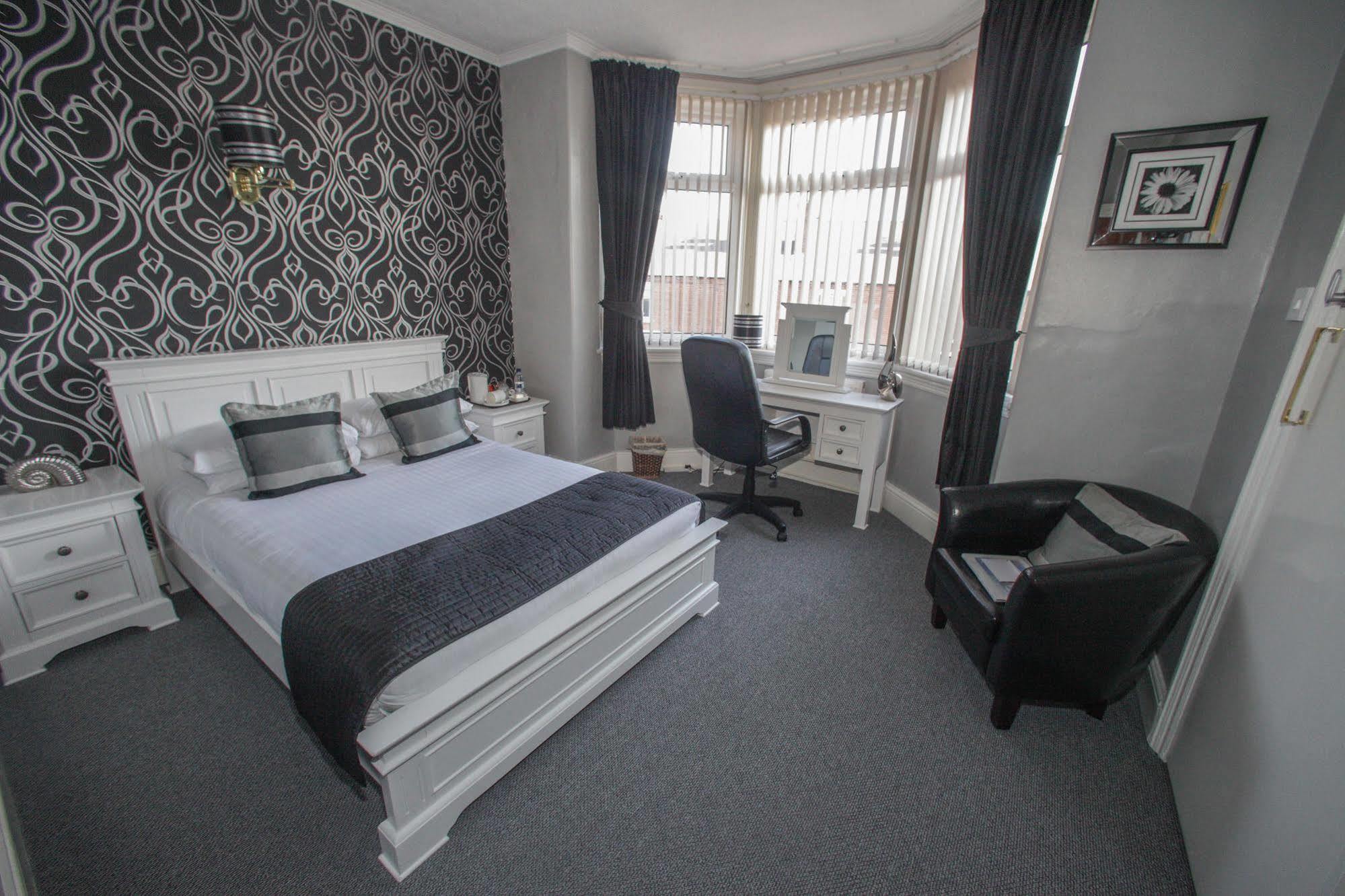 Tower House Executive Guest House Pontefract Exterior foto