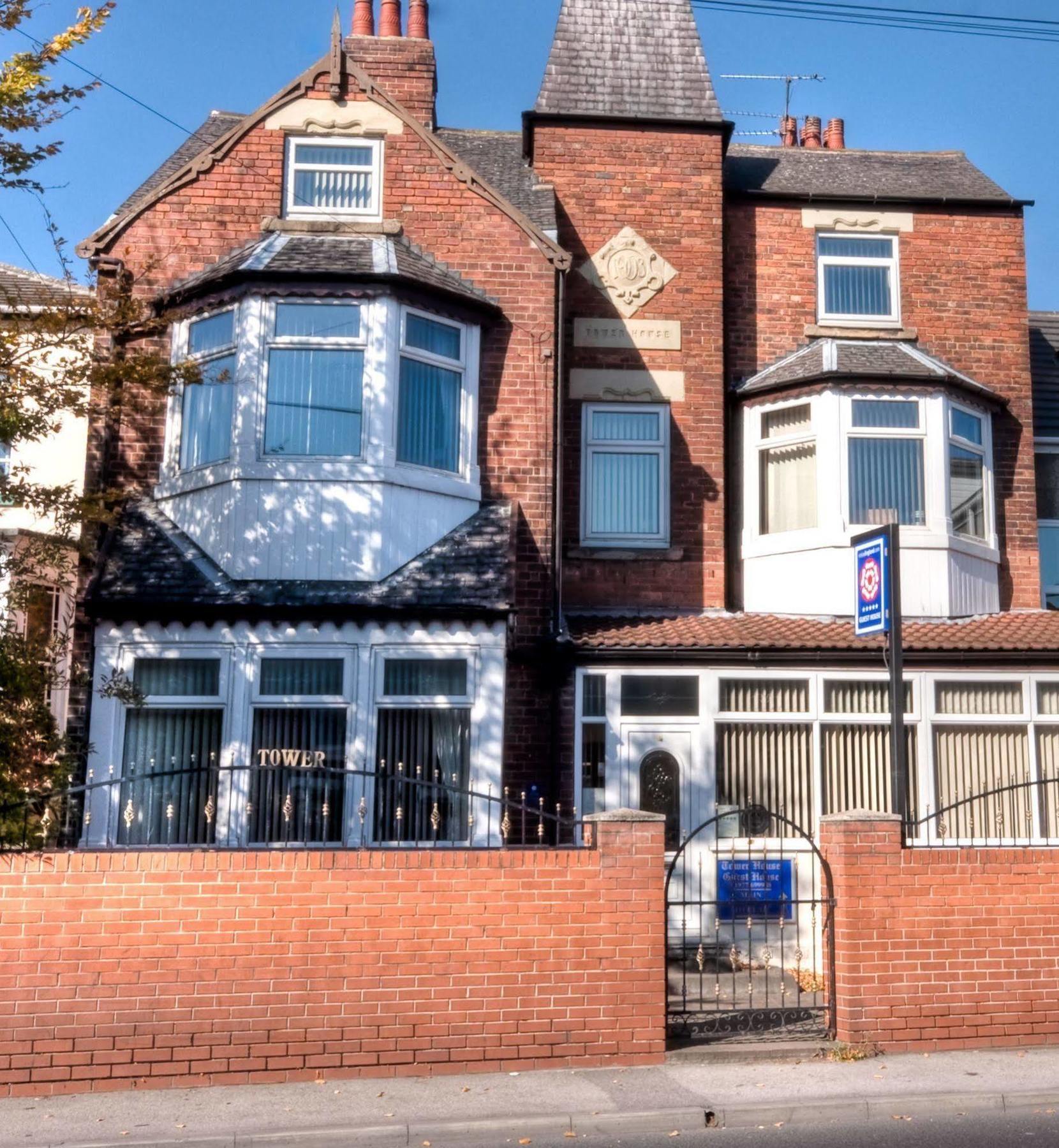 Tower House Executive Guest House Pontefract Exterior foto